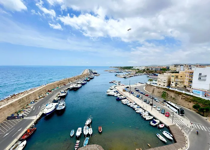 Charming Sea Front 3 Bedroom Apartment - Incredible Views!