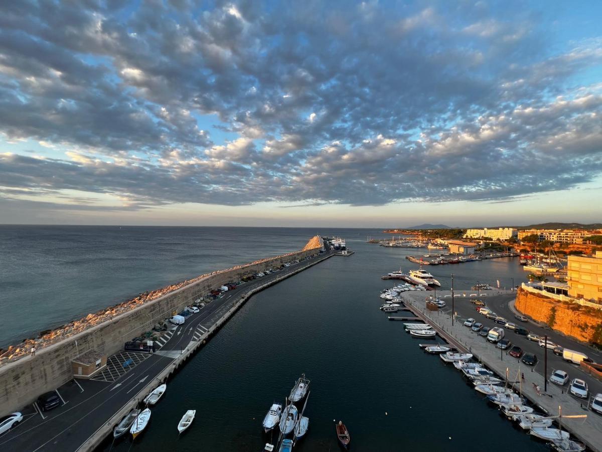 Charming Sea Front 3 Bedroom - Incredible Views!