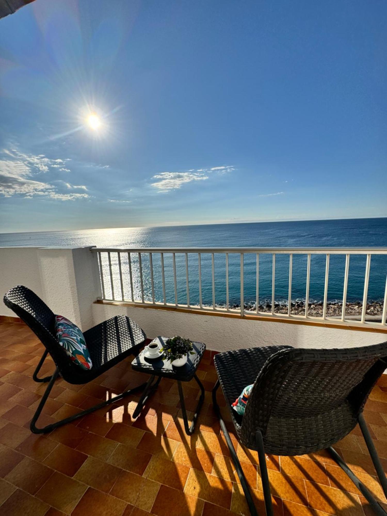 Charming Sea Front 3 Bedroom - Incredible Views! Apartment