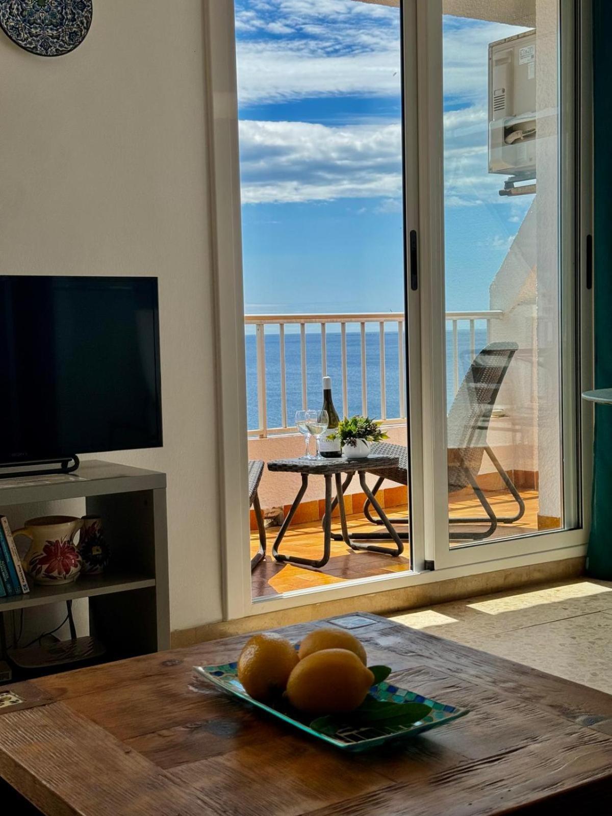 Apartment Charming Sea Front 3 Bedroom - Incredible Views! L'Ametlla de Mar