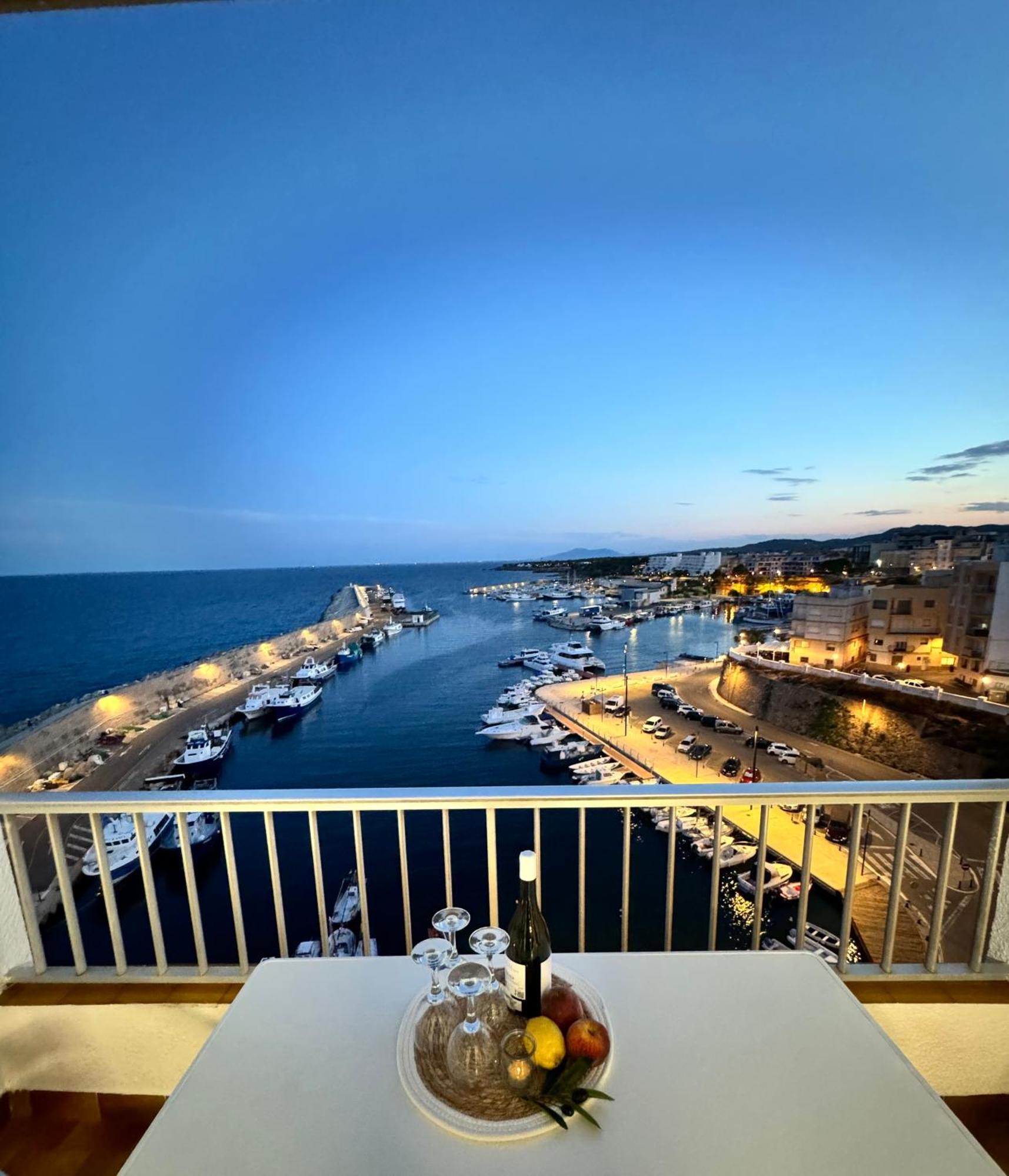 Charming Sea Front 3 Bedroom - Incredible Views! Apartment *