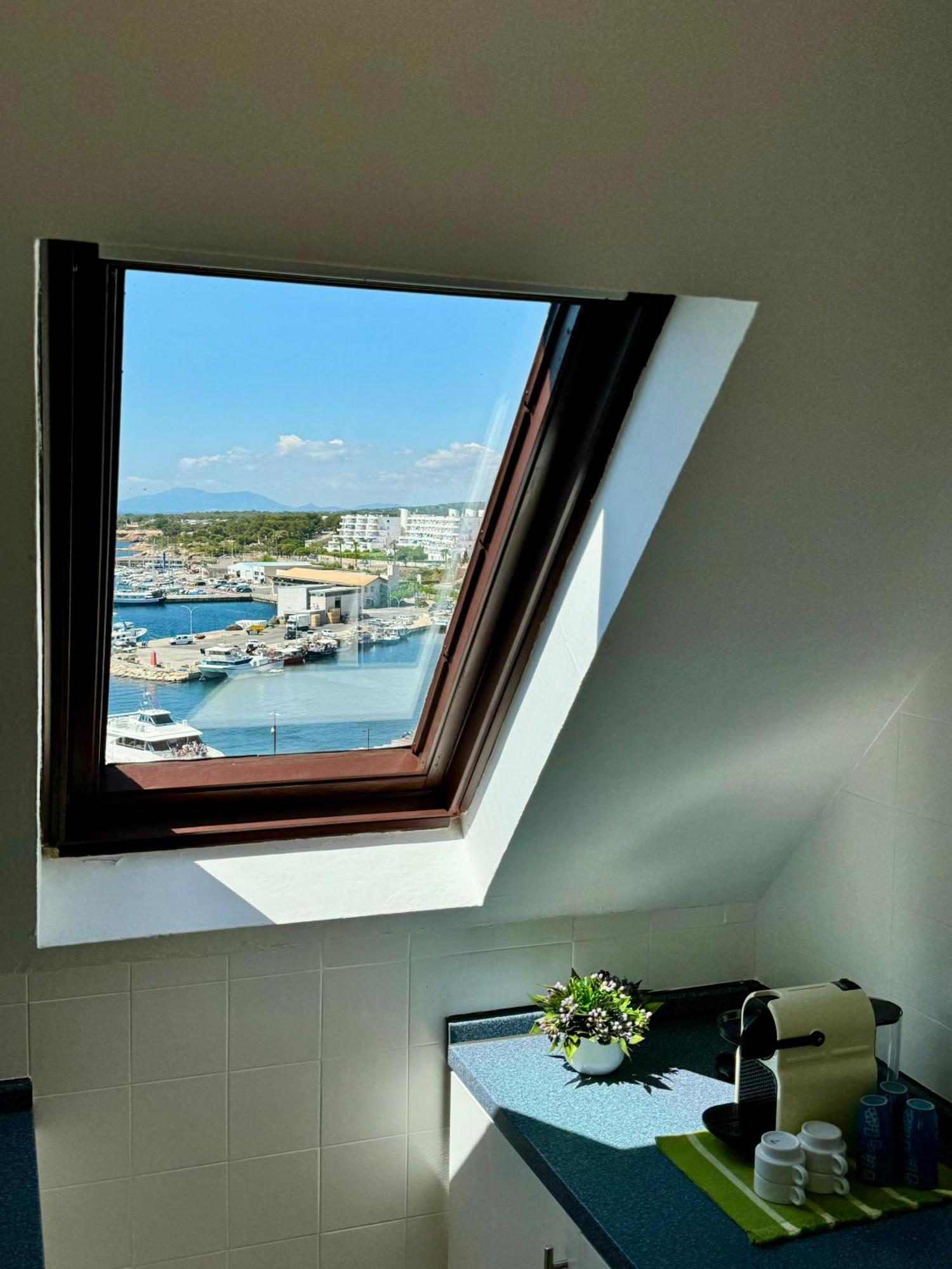 Charming Sea Front 3 Bedroom - Incredible Views! L'Ametlla de Mar